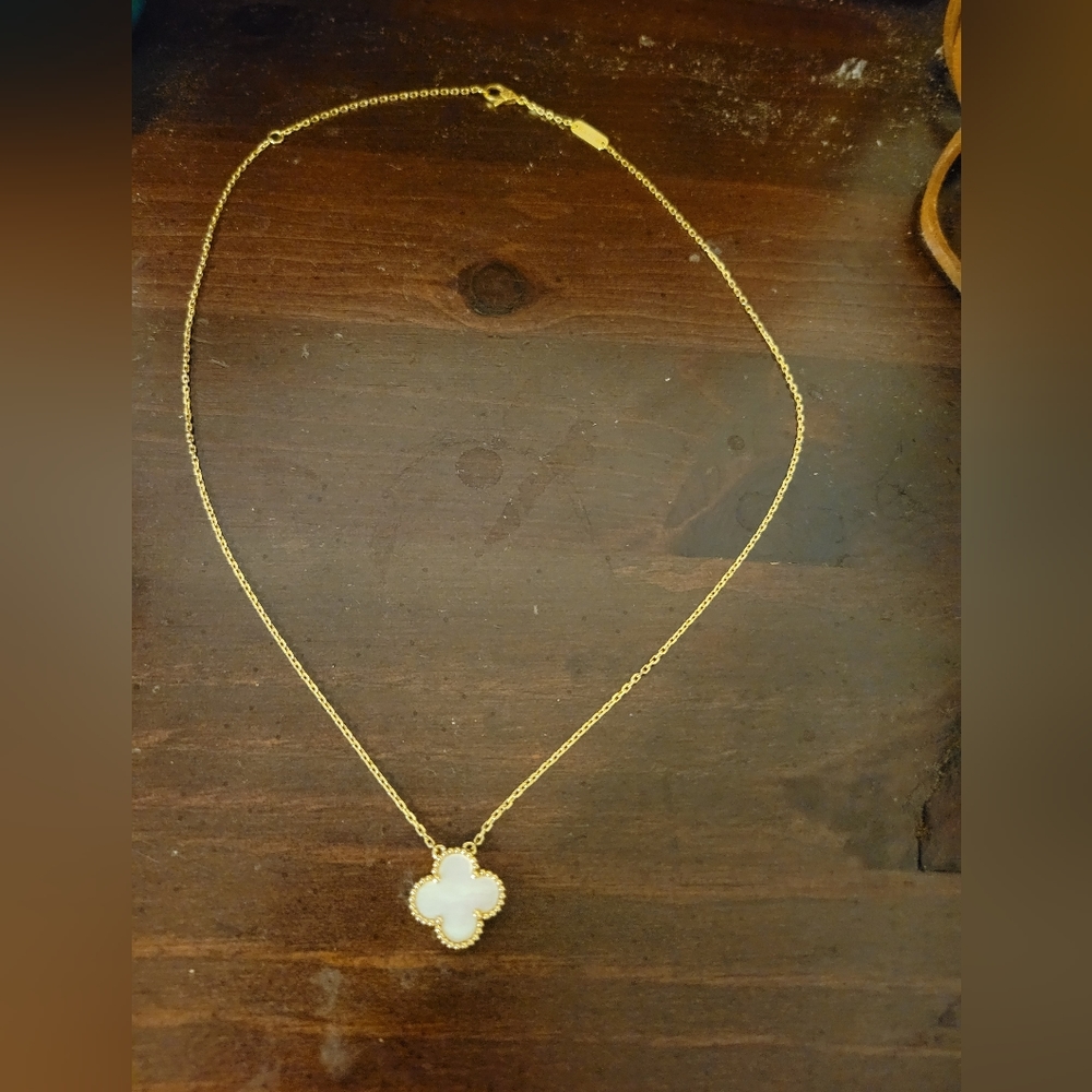Clover necklace 18k Saudi gold
